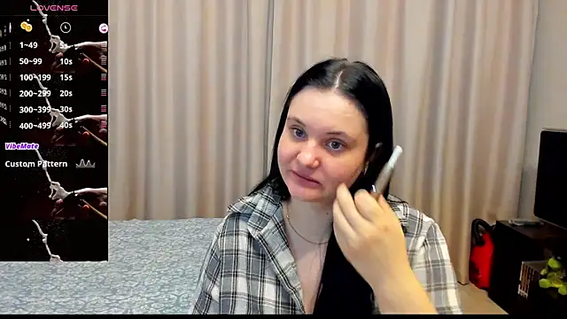 Snapshot of AlanaBrox chatting on April 30, 2026, 1:45 am AlanaBrox online show from April 30, 2026, 1:45 am