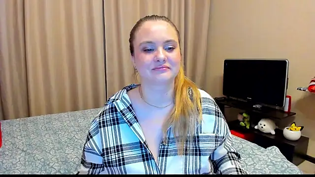 Snapshot of AlanaBrox chatting on December 3, 2024, 11:18 pm AlanaBrox online show from December 3, 2024, 11:18 pm