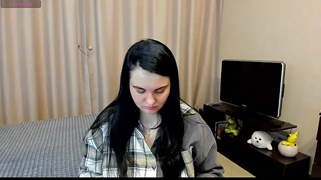 Snapshot of AlanaBrox chatting on May 21, 2026, 10:07 pm AlanaBrox online show from May 21, 2026, 10:07 pm