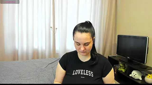 Snapshot of AlanaBrox chatting on May 24, 2026, 8:25 am AlanaBrox online show from May 24, 2026, 8:25 am
