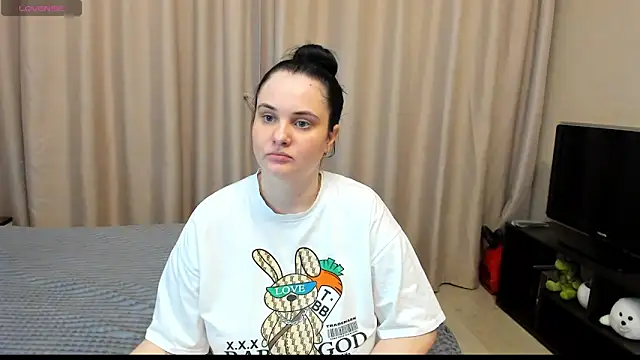 Snapshot of AlanaBrox chatting on May 29, 2026, 8:26 pm AlanaBrox online show from May 29, 2026, 8:26 pm