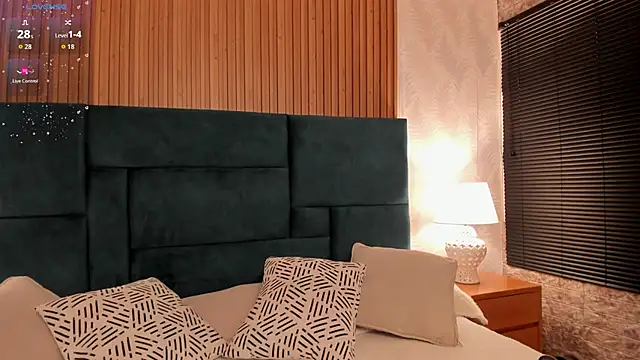 Snapshot of Kareena_chopra chatting on November 5, 2025, 12:41 pm Kareena chopra online show from November 5, 2025, 12:41 pm