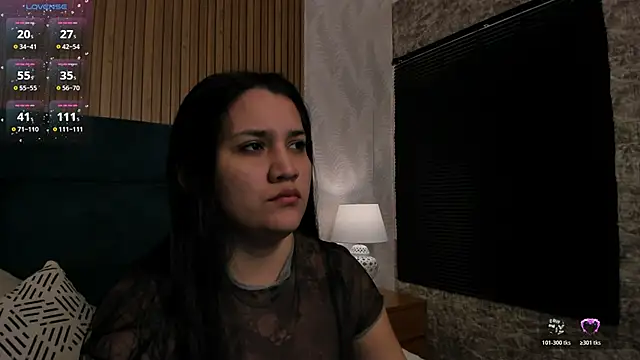 Snapshot of Kareena_chopra chatting on November 10, 2025, 12:32 pm Kareena chopra online show from November 10, 2025, 12:32 pm