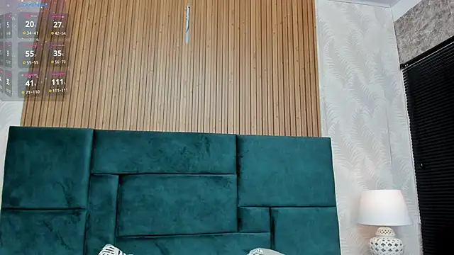 Snapshot of Kareena_chopra chatting on November 21, 2025, 12:48 pm Kareena chopra online show from November 21, 2025, 12:48 pm