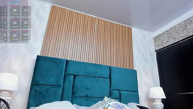 Snapshot of Kareena_chopra chatting on December 15, 2025, 12:33 pm Kareena chopra online show from December 15, 2025, 12:33 pm