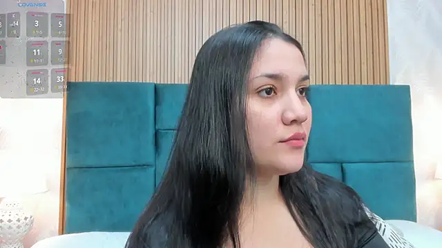 Snapshot of Kareena_chopra chatting on October 8, 2025, 12:28 pm Kareena chopra online show from October 8, 2025, 12:28 pm