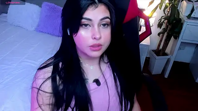 Alyaa s online show from March 2, 2026, 7:54 pm