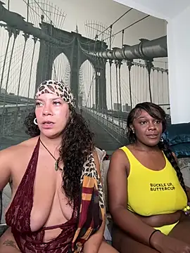 Snapshot of TilaTotti chatting on February 18, 2025, 5:09 am TilaTotti online show from February 18, 2025, 5:09 am