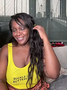 Snapshot of TilaTotti chatting on February 18, 2025, 8:16 am TilaTotti online show from February 18, 2025, 8:16 am