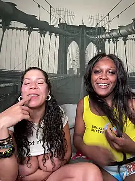 Snapshot of TilaTotti chatting on February 22, 2025, 12:08 pm TilaTotti online show from February 22, 2025, 12:08 pm