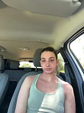 DoriDeluxe66 online show from April 20, 2026, 1:03 pm