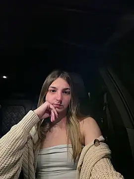 DoriDeluxe66 online show from February 27, 2026, 10:42 pm