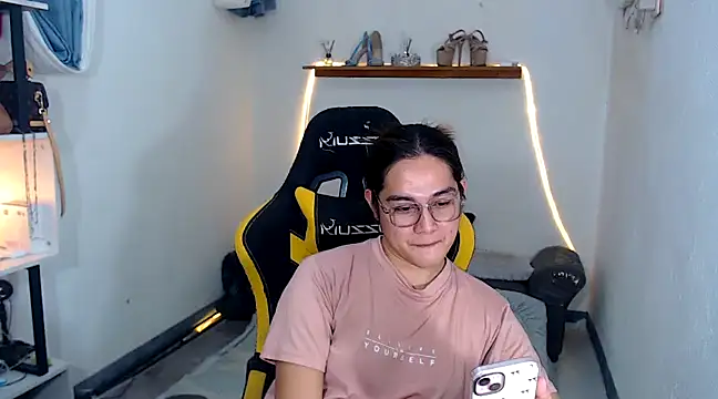 Snapshot of MarieLoveGlamorous chatting on February 23, 2025, 1:53 pm MarieLoveGlamorous online show from February 23, 2025, 1:53 pm