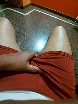 Stripkomal online show from November 13, 2025, 4:11 pm