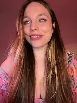 Snapshot of Sara_Browney chatting on February 8, 2025, 9:04 pm Sara Browney online show from February 8, 2025, 9:04 pm