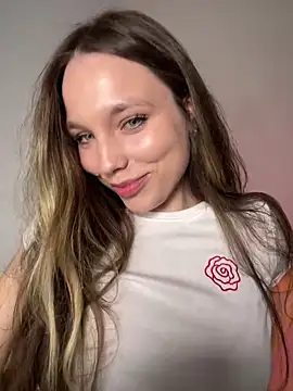 Snapshot of Sara_Browney chatting on February 11, 2025, 9:46 pm Sara Browney online show from February 11, 2025, 9:46 pm