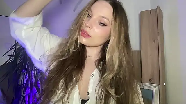 Snapshot of Sara_Browney chatting on November 4, 2025, 8:23 pm Sara Browney online show from November 4, 2025, 8:23 pm