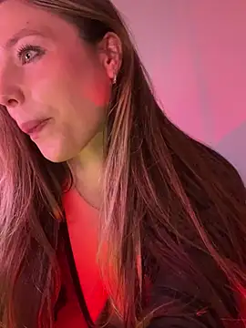 Snapshot of Sara_Browney chatting on February 5, 2025, 1:04 am Sara Browney online show from February 5, 2025, 1:04 am