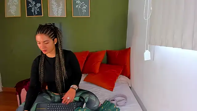 karlye 5 online show from June 25, 2026, 9:20 pm
