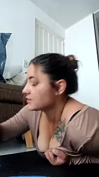 Snapshot of Emiily_W chatting on March 19, 2025, 6:12 pm Emiily W online show from March 19, 2025, 6:12 pm