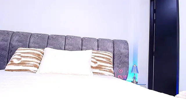 Snapshot of naia_blessed chatting on November 21, 2025, 7:13 pm naia blessed online show from November 21, 2025, 7:13 pm