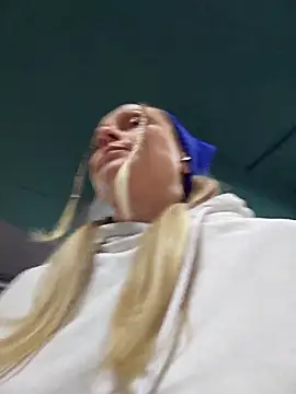 Snapshot of Bondgirl_013 chatting on January 17, 2026, 3:15 pm Bondgirl 013 online show from January 17, 2026, 3:15 pm