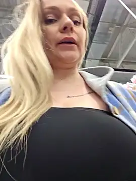 Snapshot of Bondgirl_013 chatting on January 31, 2026, 7:12 pm Bondgirl 013 online show from January 31, 2026, 7:12 pm