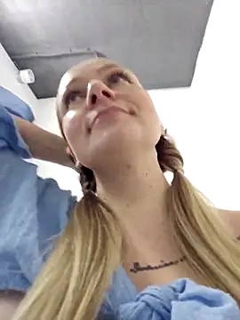 Snapshot of Bondgirl_013 chatting on March 1, 2026, 3:34 pm Bondgirl 013 online show from March 1, 2026, 3:34 pm