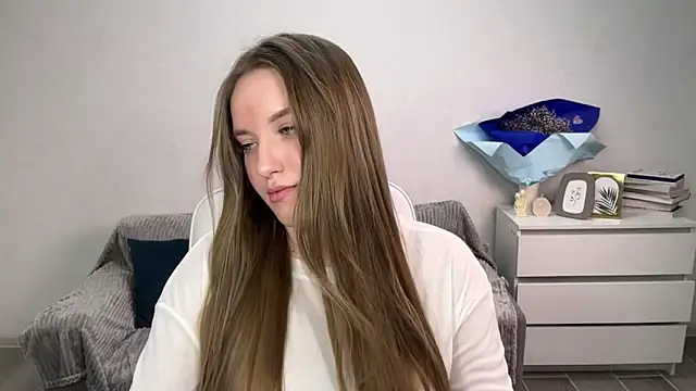 Snapshot of EvaMaddison chatting on November 26, 2025, 5:57 pm EvaMaddison online show from November 26, 2025, 5:57 pm