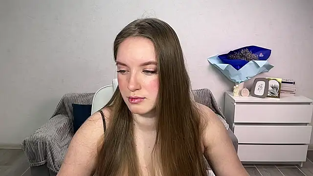 Snapshot of EvaMaddison chatting on November 29, 2025, 7:08 am EvaMaddison online show from November 29, 2025, 7:08 am