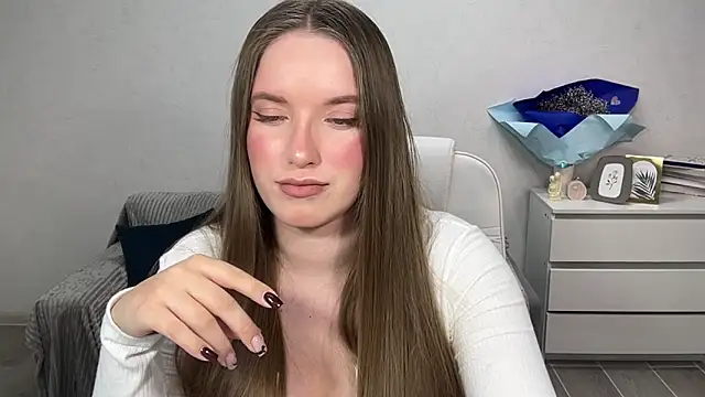 Snapshot of EvaMaddison chatting on November 16, 2025, 6:01 pm EvaMaddison online show from November 16, 2025, 6:01 pm