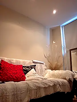 AureliaDoux online show from March 13, 2026, 11:59 am