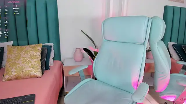 Snapshot of amy-thomson1 chatting on December 3, 2025, 3:51 am amy-thomson1 online show from December 3, 2025, 3:51 am