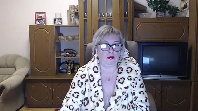 Kallliina online show from December 15, 2025, 5:08 pm