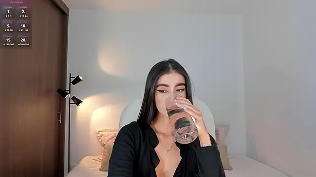 RebeccaBaxter online show from March 31, 2026, 10:01 pm