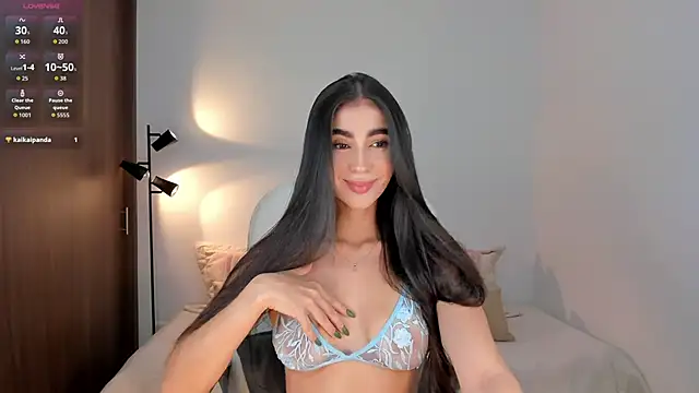 Snapshot of RebeccaBaxter chatting on February 13, 2026, 12:32 am RebeccaBaxter online show from February 13, 2026, 12:32 am