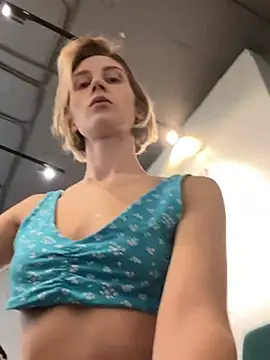 Snapshot of Feral_berry_8133 chatting on December 27, 2024, 6:03 am Feral berry 8133 online show from December 27, 2024, 6:03 am