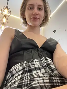 Snapshot of Feral_berry_8133 chatting on February 10, 2025, 11:57 am Feral berry 8133 online show from February 10, 2025, 11:57 am