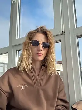 Snapshot of Feral_berry_8133 chatting on September 17, 2025, 5:53 am Feral berry 8133 online show from September 17, 2025, 5:53 am