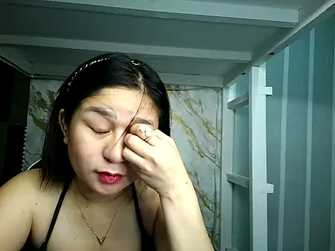 Mia 2022 online show from October 19, 2025, 8:06 am