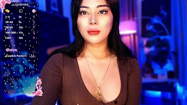 Thalia Cambridge online show from November 13, 2025, 11:52 pm