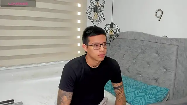 SIXXTOLOVE18 online show from February 13, 2026, 9:48 pm