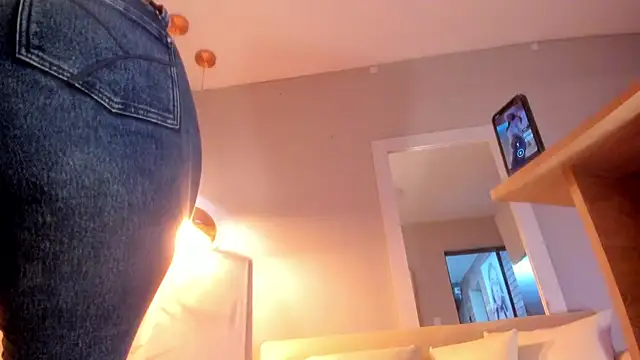 bonie lov online show from November 8, 2025, 9:40 pm