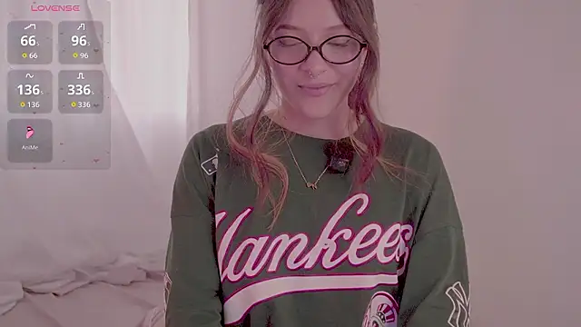 Snapshot of HannaMoom chatting on March 12, 2026, 10:36 pm HannaMoom online show from March 12, 2026, 10:36 pm