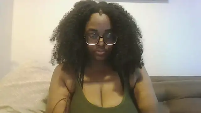 Snapshot of MissCC99 chatting on April 11, 2026, 4:21 pm MissCC99 online show from April 11, 2026, 4:21 pm