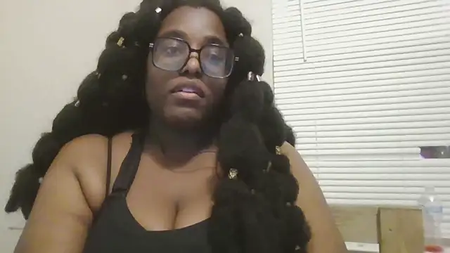 Snapshot of MissCC99 chatting on November 30, 2025, 4:24 am MissCC99 online show from November 30, 2025, 4:24 am