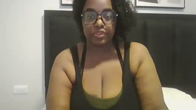 Snapshot of MissCC99 chatting on April 15, 2026, 3:49 pm MissCC99 online show from April 15, 2026, 3:49 pm