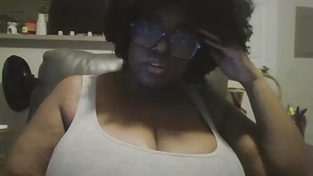 Snapshot of MissCC99 chatting on October 6, 2025, 12:56 am MissCC99 online show from October 6, 2025, 12:56 am