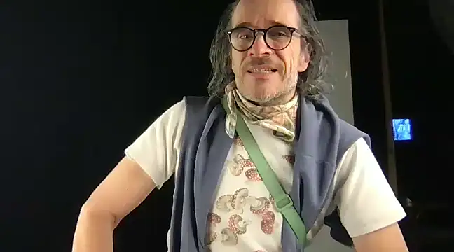 Snapshot of GioApri chatting on February 27, 2025, 4:54 pm GioApri online show from February 27, 2025, 4:54 pm