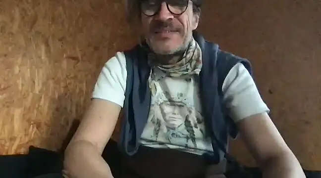 Snapshot of GioApri chatting on March 1, 2025, 3:38 pm GioApri online show from March 1, 2025, 3:38 pm